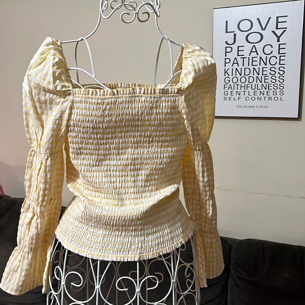 Yellow and white design 365 size medium 95% polyester 5% spandex made in China